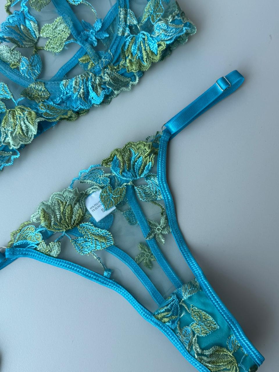 BERRY LINGERIE SET